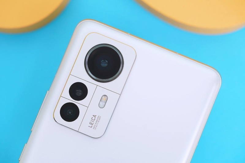 Xiaomi 12S Pro sở hữu bộ 3 camera 50MP